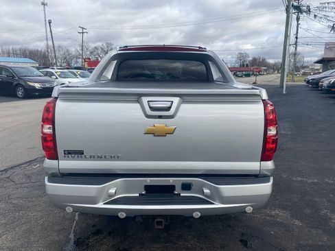 Used 2013 Chevrolet Avalanche LTZ image 6
