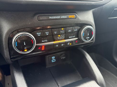 Used 2022 Ford Escape SE w/ Convenience Package image 39