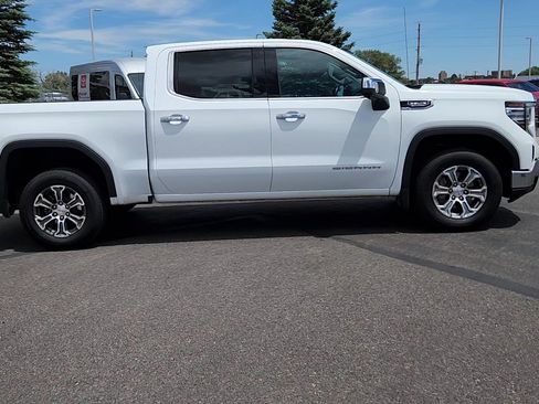 Used 2025 GMC Sierra 1500 SLT AWD/4WD image 3