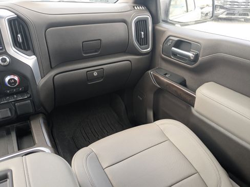 Used 2022 GMC Sierra 1500 SLT w/ SLT Premium Plus Package AWD/4WD image 17