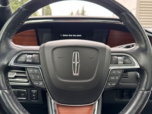 Used 2019 Lincoln Navigator Reserve AWD/4WD image 25