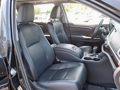 Used 2015 Toyota Highlander Limited Platinum AWD/4WD image 29