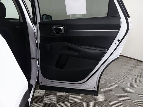 Used 2023 Kia Sorento LX FWD image 23