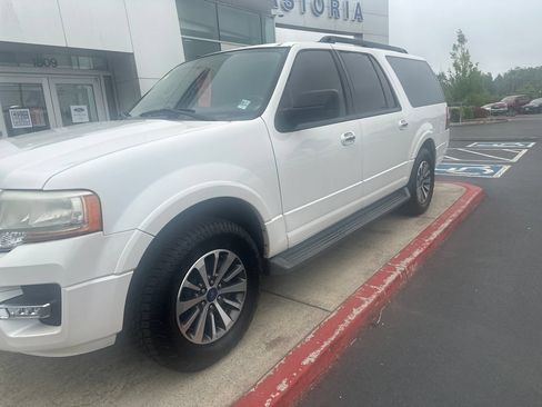 Used 2016 Ford Expedition EL XLT w/ Equipment Group 202A AWD/4WD image 8