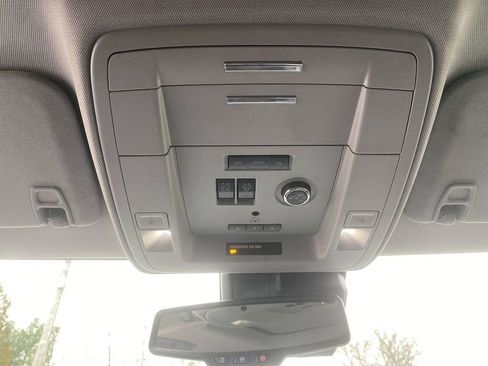 Used 2020 Chevrolet Suburban Premier image 22