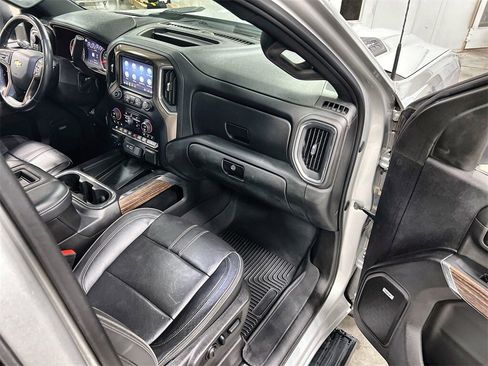 Used 2022 Chevrolet Silverado 2500 High Country image 36