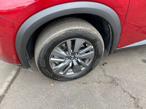 Used 2025 Nissan Pathfinder SV image 32