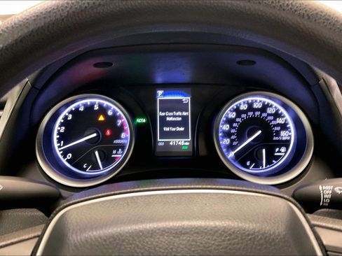 Used 2022 Toyota Camry LE w/ Convenience Package image 19