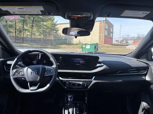 Used 2025 Buick Envista Sport Touring image 31