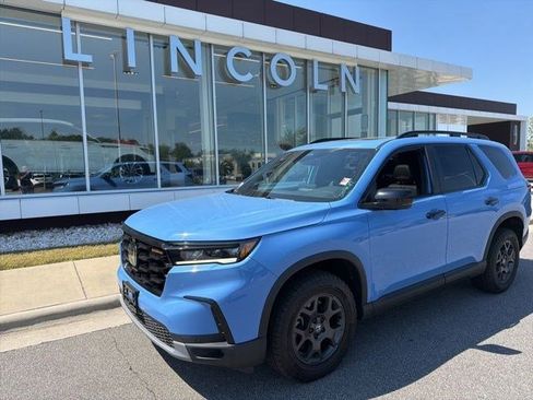 Used 2023 Honda Pilot TrailSport image 1