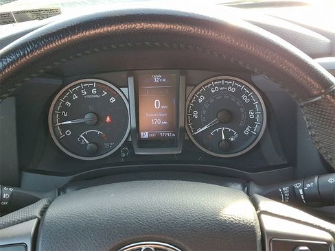 Used 2022 Toyota Tacoma SR image 19