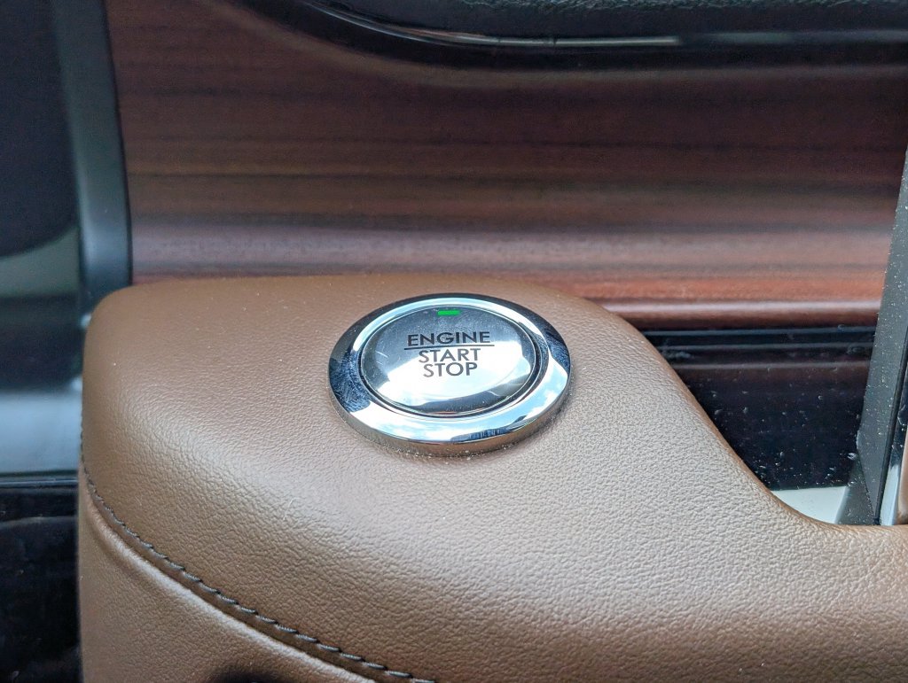 Used 2023 Lincoln Aviator Reserve w/ Equipment Group 201A AWD/4WD image 23