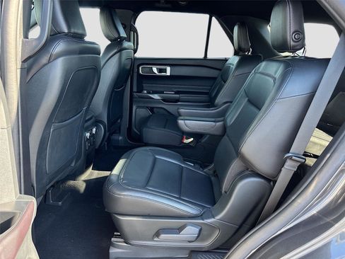 Used 2020 Ford Explorer XLT w/ Equipment Group 202A RWD image 26