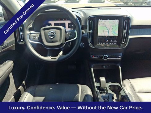 Certified 2025 Volvo XC40 B5 Core AWD/4WD image 12