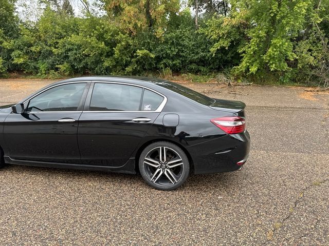 Used 2017 Honda Accord Sport image 16