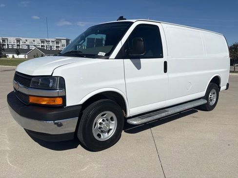Used 2024 Chevrolet Express 2500 w/ Driver Convenience Package RWD image 20