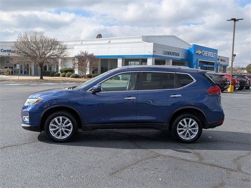 Used 2017 Nissan Rogue SV w/ SV Family Package image 6