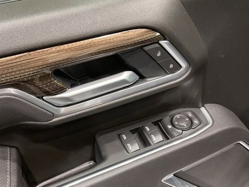 Used 2025 Chevrolet Silverado 2500 LT w/ Convenience Package image 7