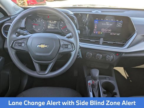 Used 2026 Chevrolet Trax LS w/ LS Convenience Package FWD image 34