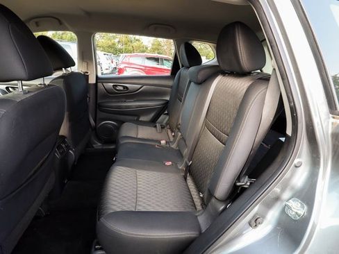 Used 2020 Nissan Rogue S image 39