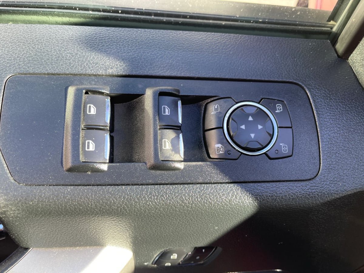 Used 2015 Ford F150 Lariat w/ Equipment Group 502A Luxury AWD/4WD image 19