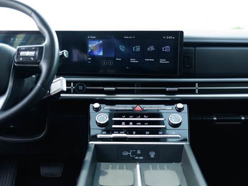 Used 2024 Hyundai Santa Fe SE image 9