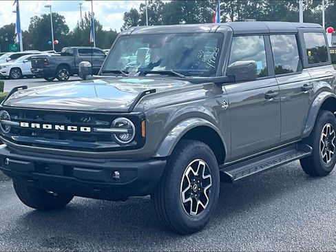 New 2026 Ford Bronco Outer Banks AWD/4WD image 2
