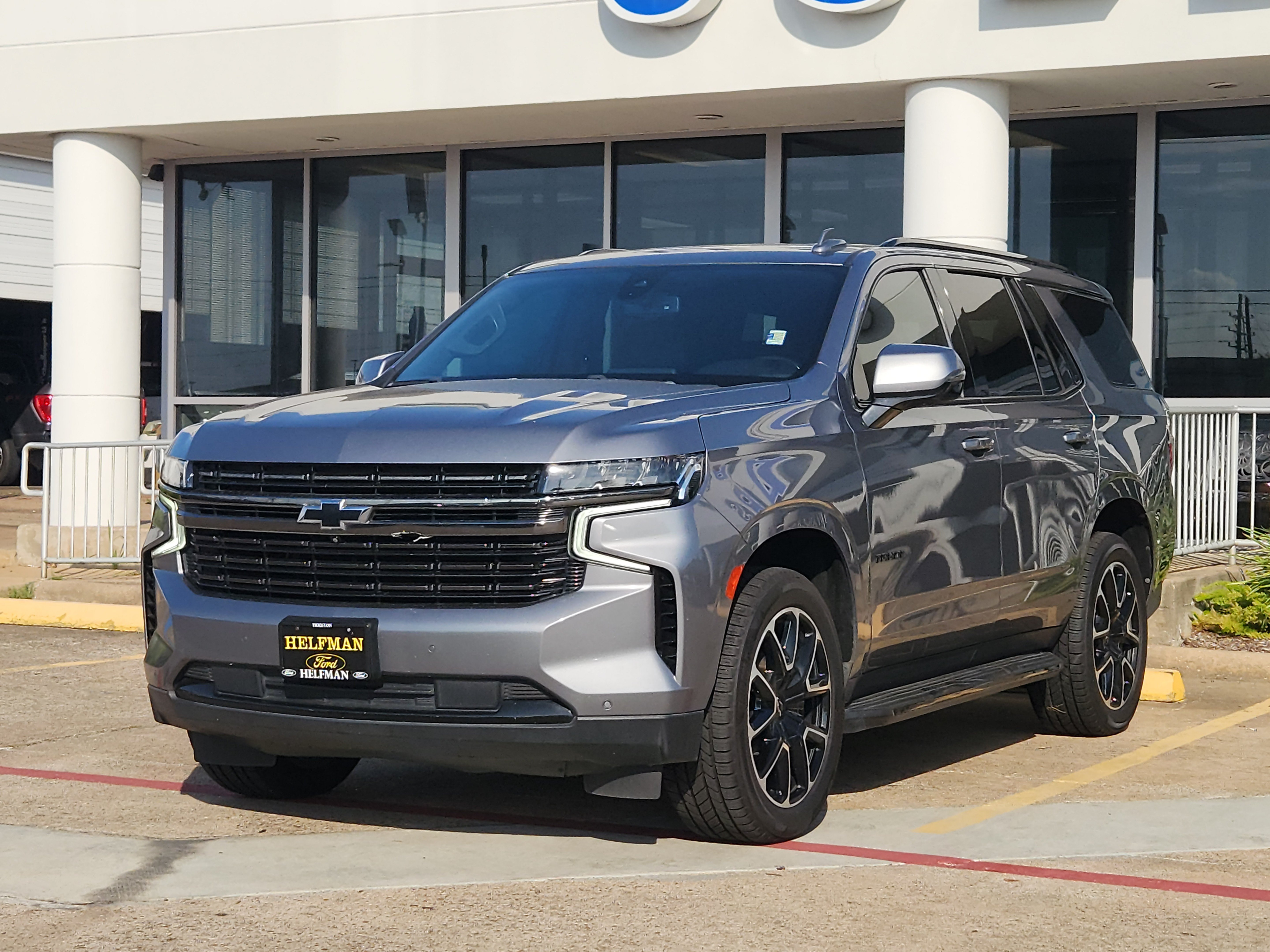 Used 2022 Chevrolet Tahoe RST w/ Luxury Package RWD image 2