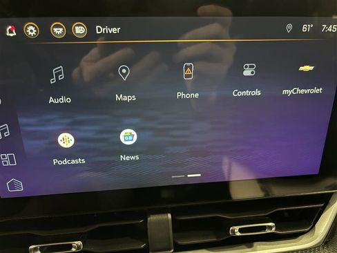 Used 2025 Chevrolet Equinox LT w/ Convenience Package II image 16