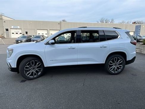 New 2026 GMC Acadia Denali Ultimate AWD/4WD image 4