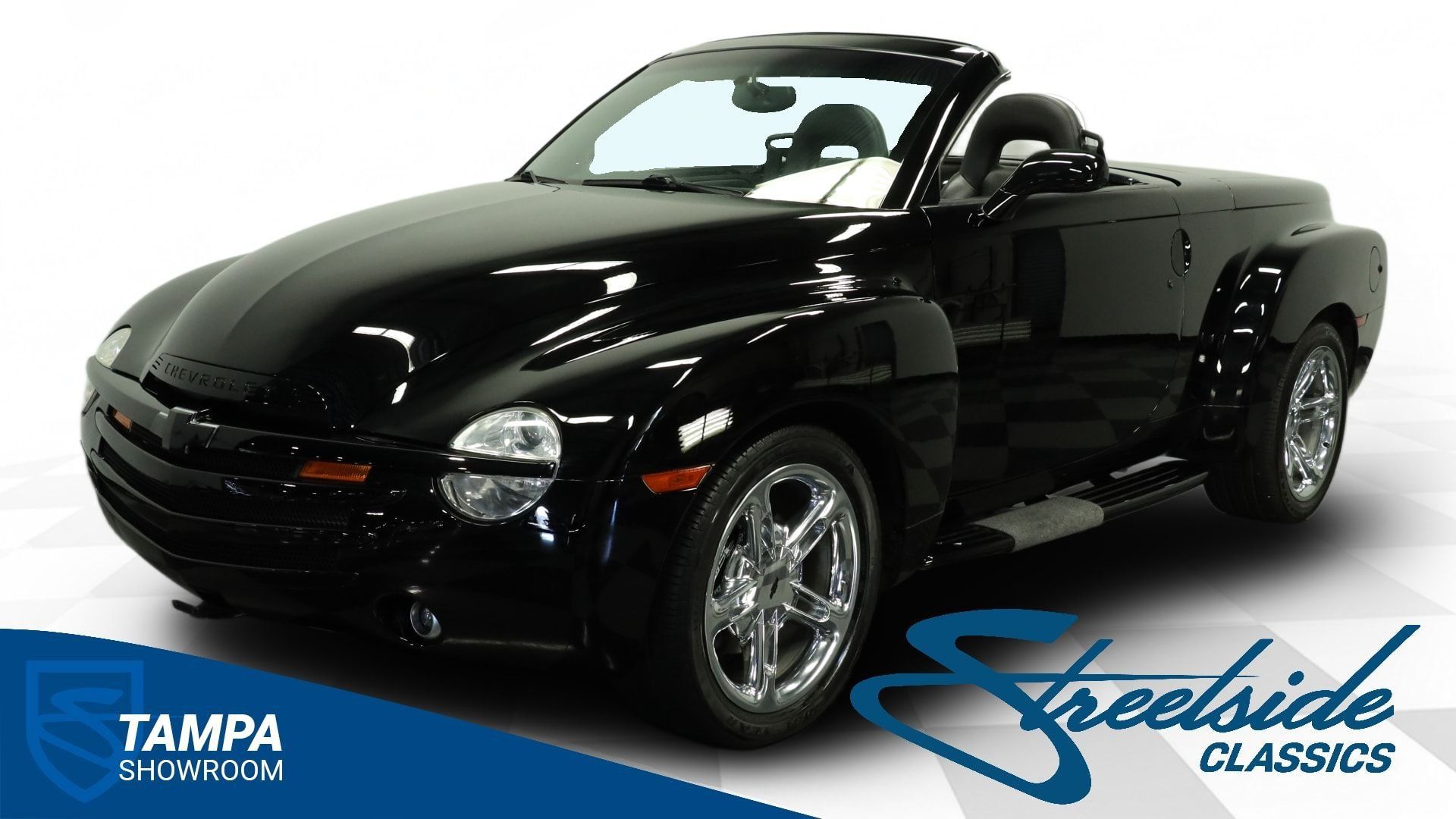 Used 2004 Chevrolet SSR w/ Preferred Equipment Group RWD image 1