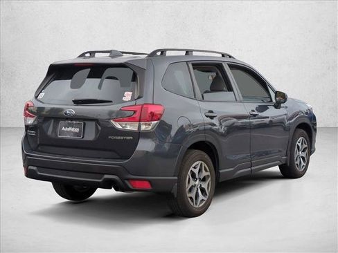 Certified 2023 Subaru Forester Premium image 5