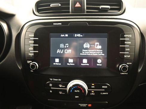 Used 2019 Kia Soul + FWD image 12