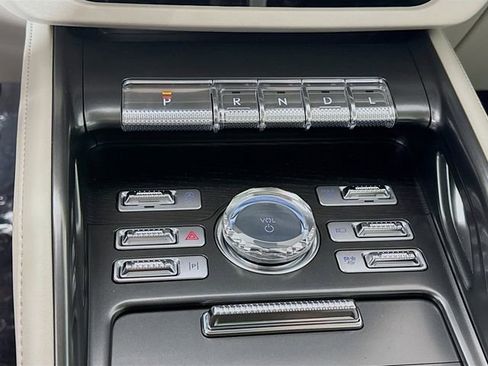 New 2026 Lincoln Nautilus Reserve AWD/4WD image 17