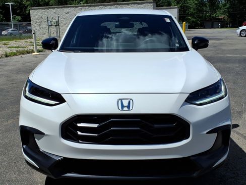 Used 2025 Honda HR-V Sport image 2