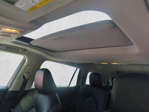 Used 2024 Toyota Highlander XLE FWD image 17