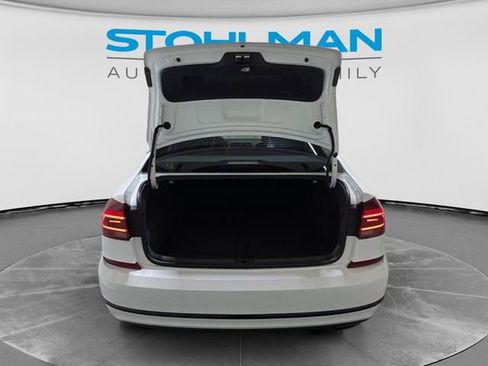 Used 2018 Volkswagen Passat 3.6 FWD image 36