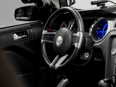 Used 2014 Ford Mustang GT image 10