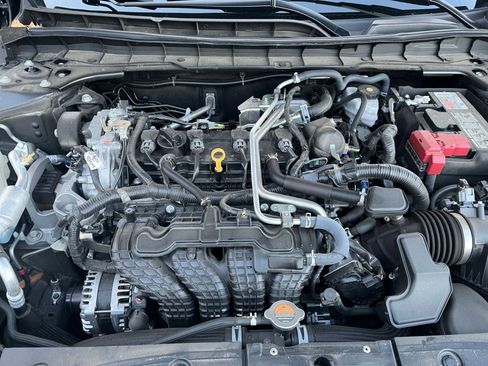 Used 2025 Nissan Altima 2.5 SV image 32