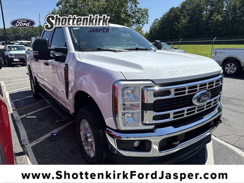 Used 2025 Ford F250 XLT AWD/4WD image 1