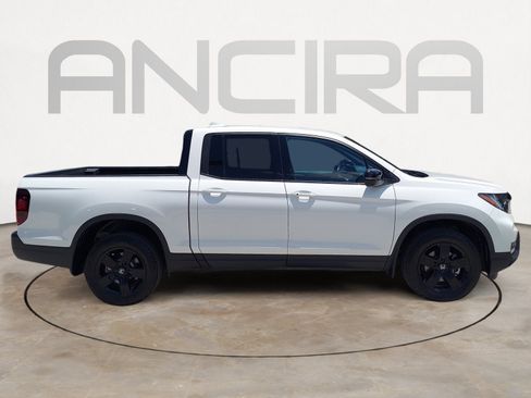 Used 2025 Honda Ridgeline Black Edition image 11