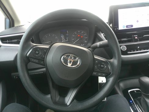 Used 2023 Toyota Corolla LE image 11