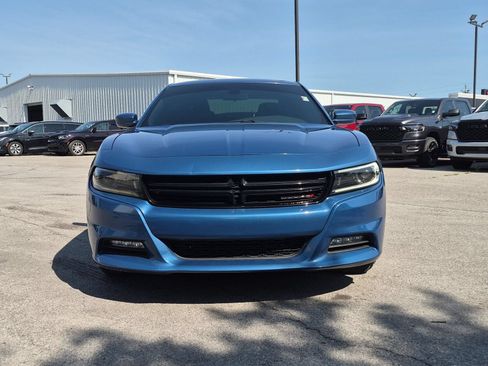 Used 2022 Dodge Charger SXT w/ Driver Convenience Group RWD image 2