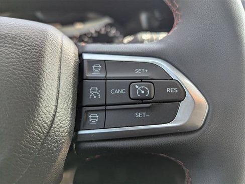 Used 2026 Jeep Compass Trailhawk AWD/4WD image 14