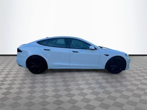 Used 2022 Tesla Model S image 8