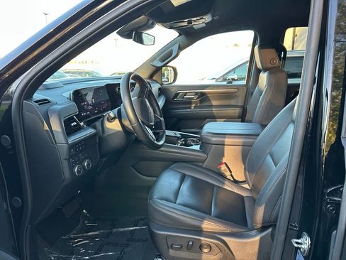 Used 2025 Chevrolet Tahoe LT AWD/4WD image 4
