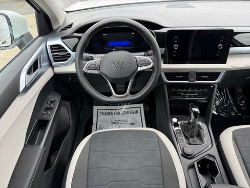 New 2026 Volkswagen Taos SE AWD/4WD image 31