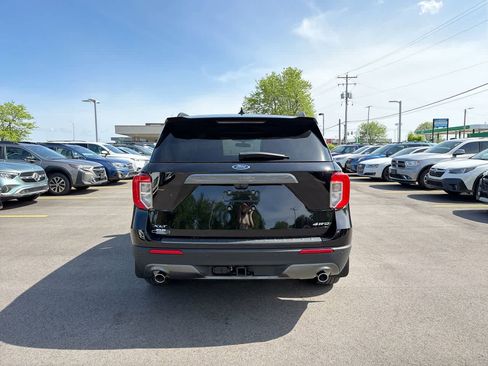 Used 2024 Ford Explorer XLT w/ Equipment Group 202A AWD/4WD image 12