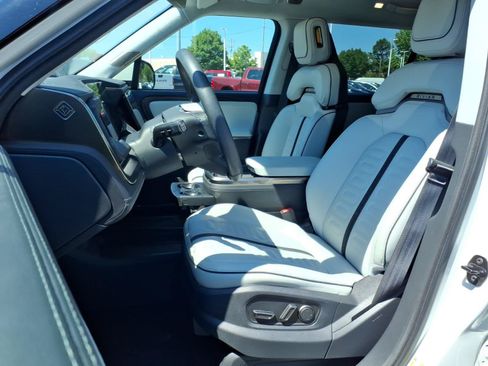 Used 2024 Rivian R1S Adventure AWD/4WD image 15