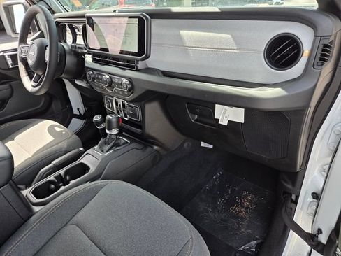 Used 2025 Jeep Wrangler Unlimited Sport AWD/4WD image 15